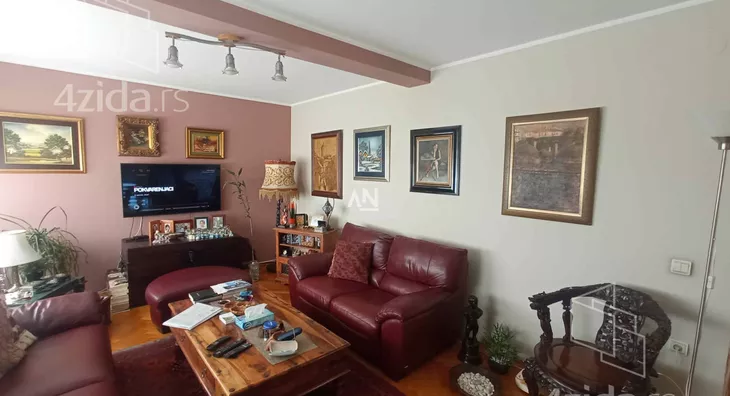 Petosoban stan | 4zida