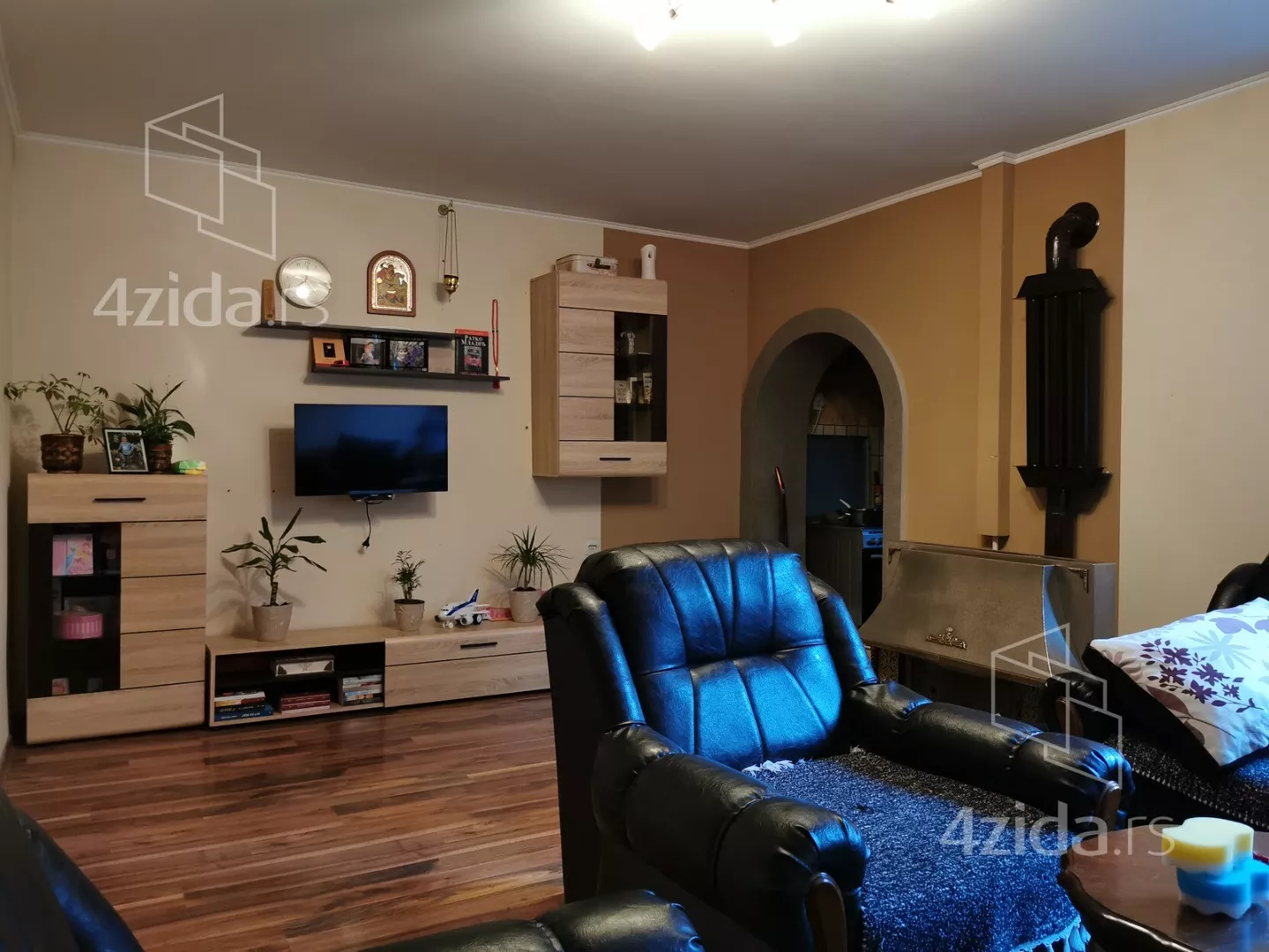 5-etažna kuća | 4zida