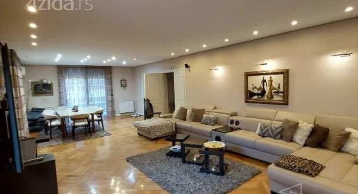 Petosoban stan | 4zida