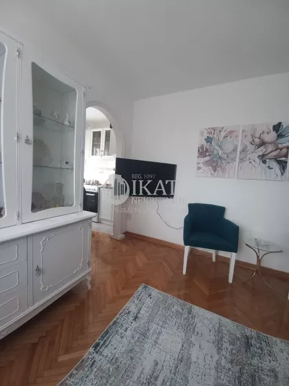 Ustanička | 4zida.rs