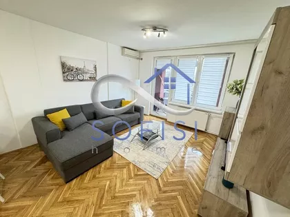 Žitni trg | 4zida.rs
