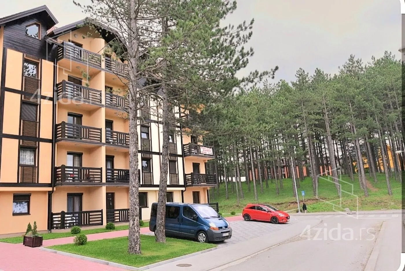 Jednoiposoban stan | 4zida