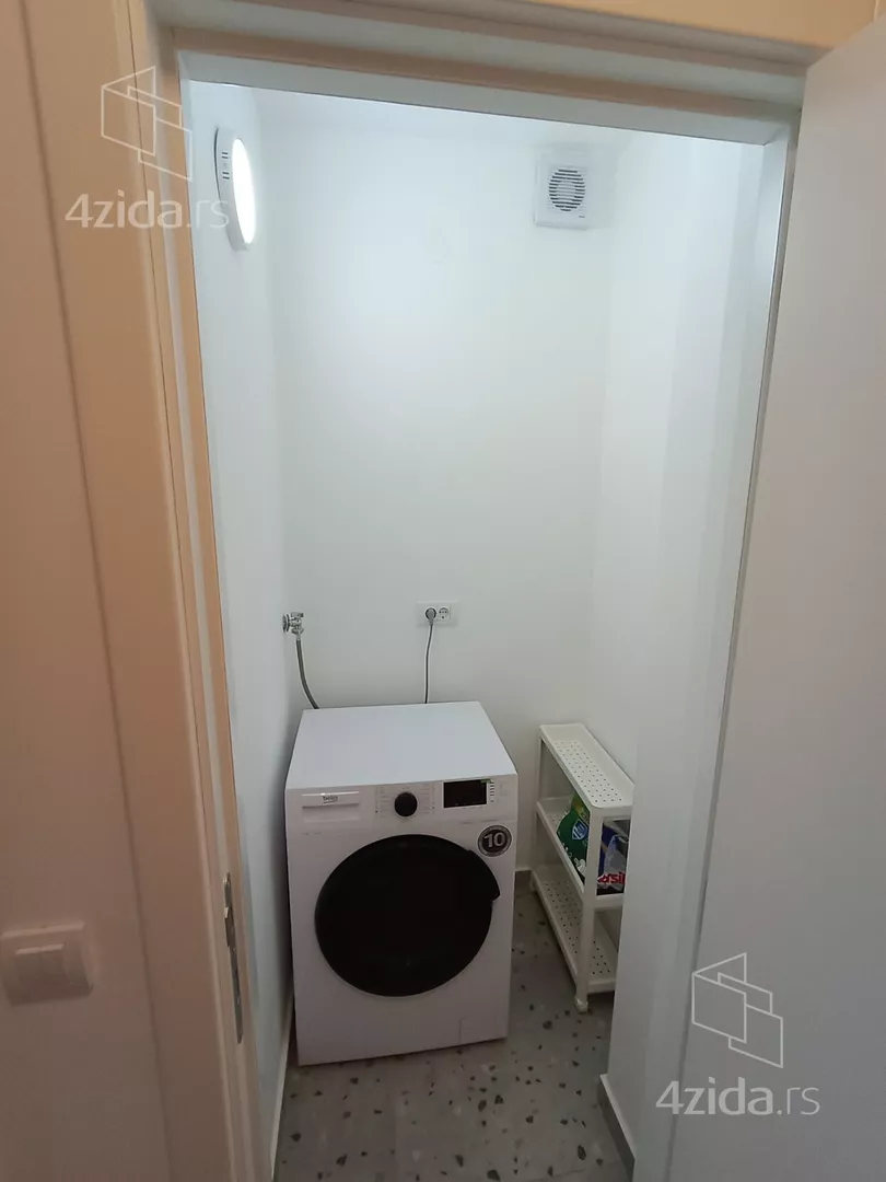 Četvoroiposoban stan | 4zida