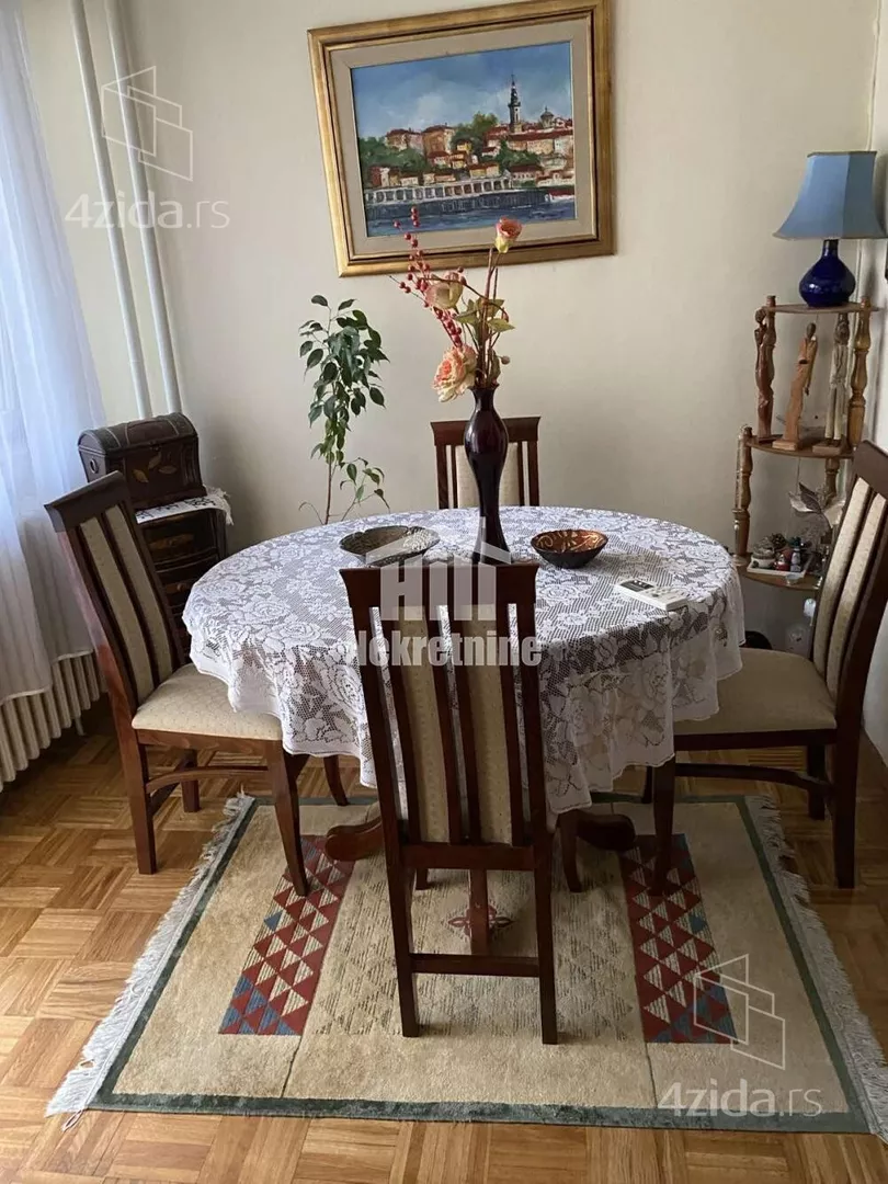 Troiposoban stan | 4zida