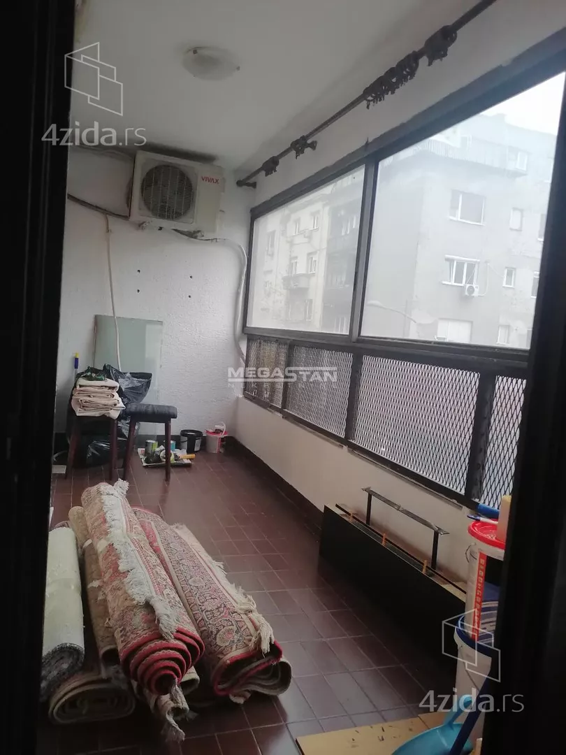 Četvoroiposoban stan | 4zida