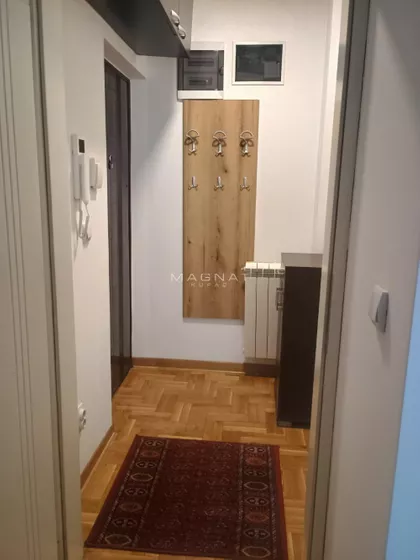 Crveni Krst Vračar | 4zida.rs