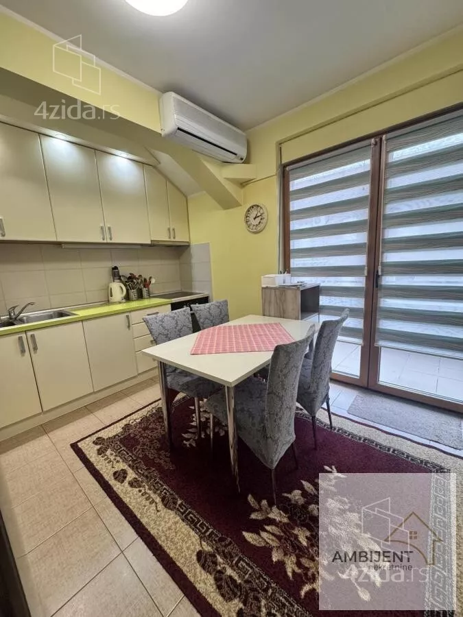 Troiposoban stan | 4zida