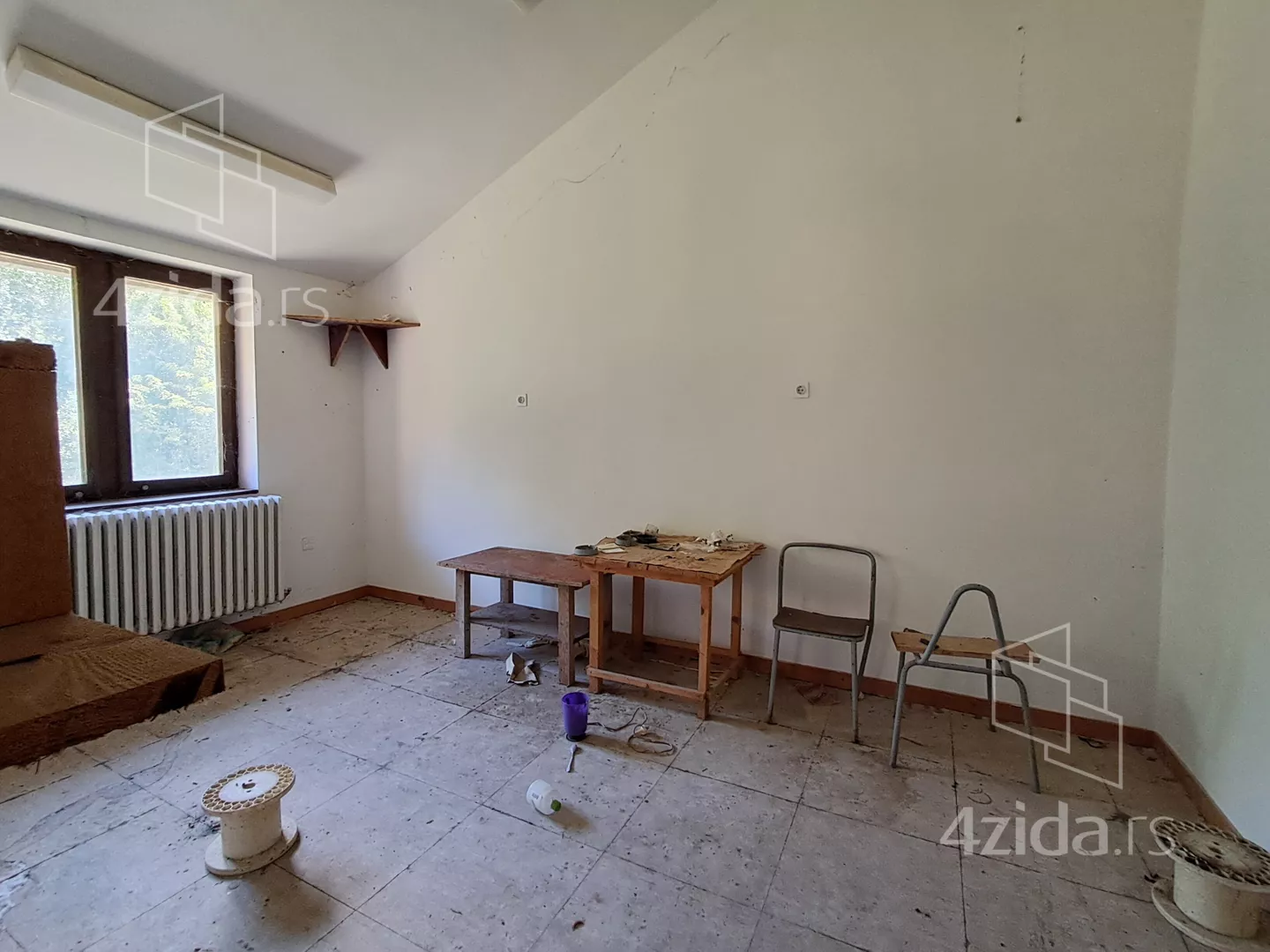 Poslovna zgrada | 4zida