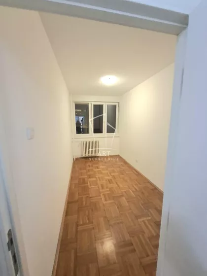 Jovana Rajića | 4zida.rs