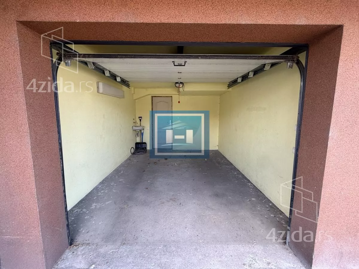 Garaža | 4zida