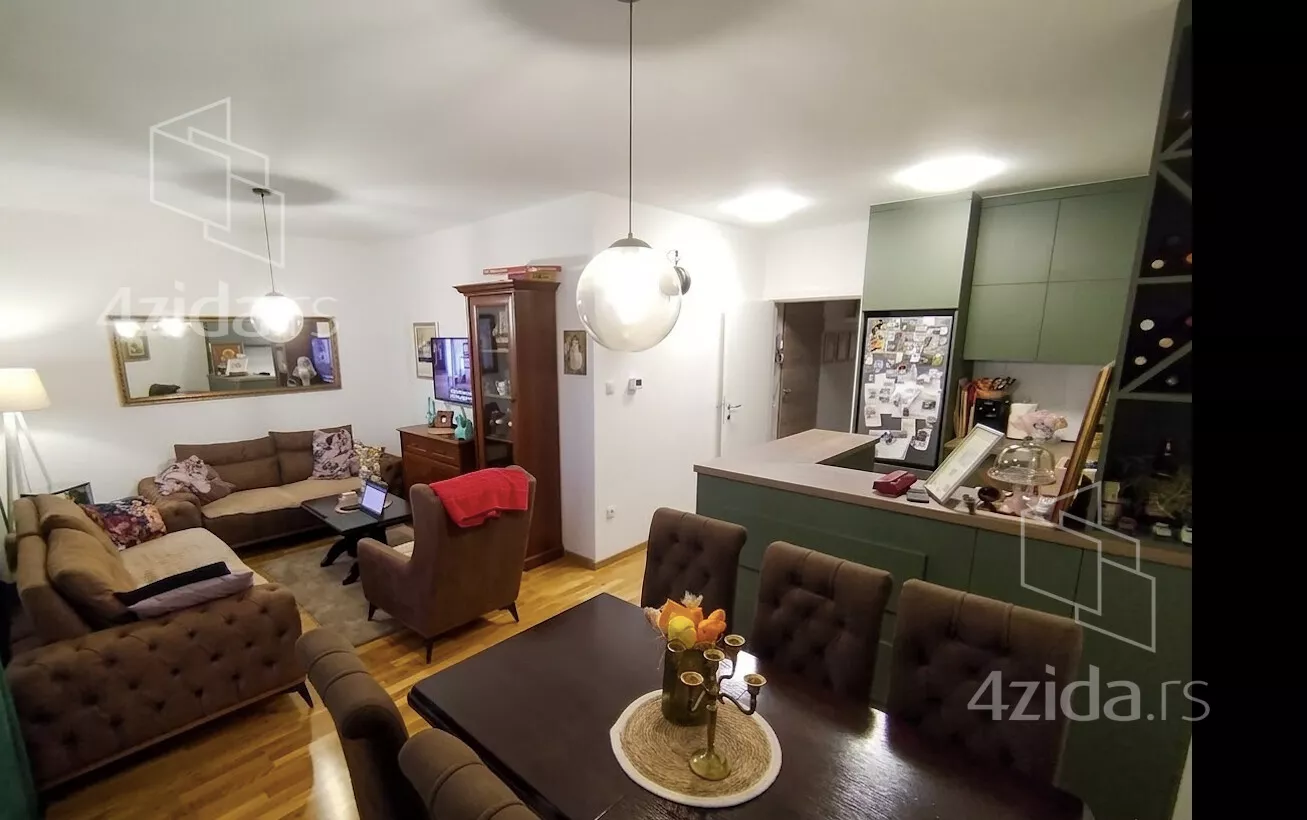 Troiposoban stan | 4zida