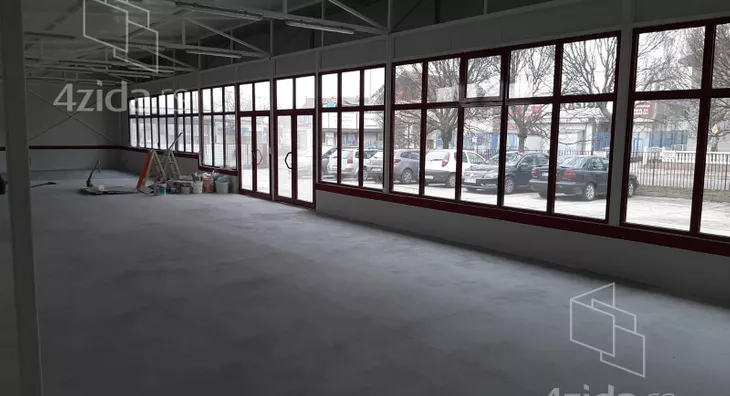 Poslovna zgrada | 4zida