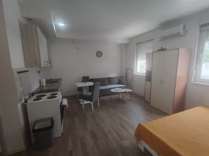 Vuka Karadžića | 4zida.rs