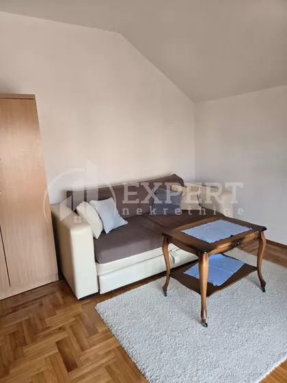 Hajduk Veljkova | 4zida.rs