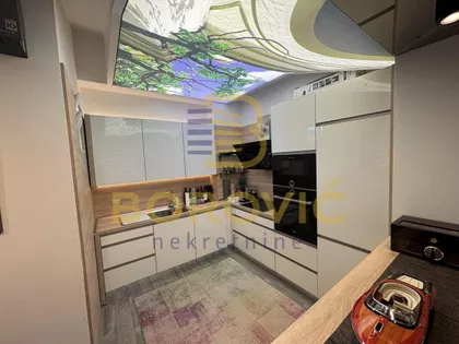 Crveni Krst Vračar | 4zida.rs