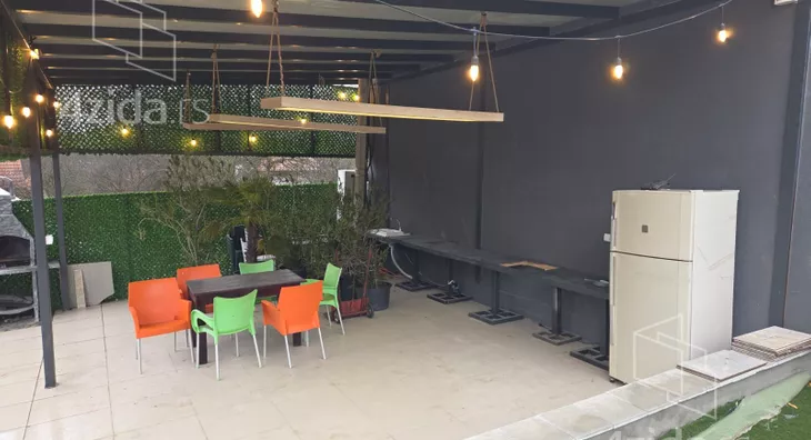 5-etažna kuća | 4zida