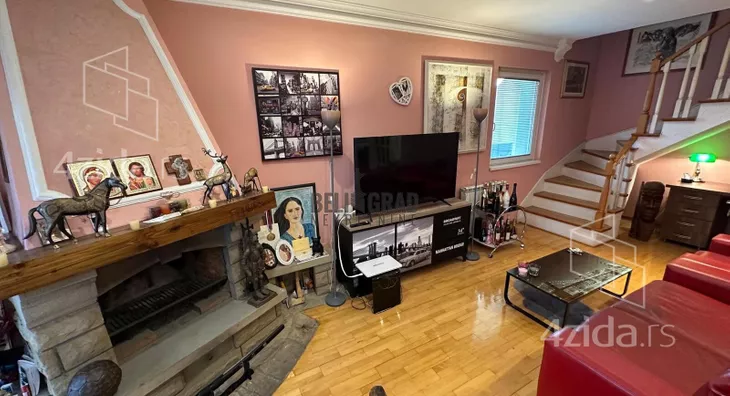 Sedmosoban stan | 4zida