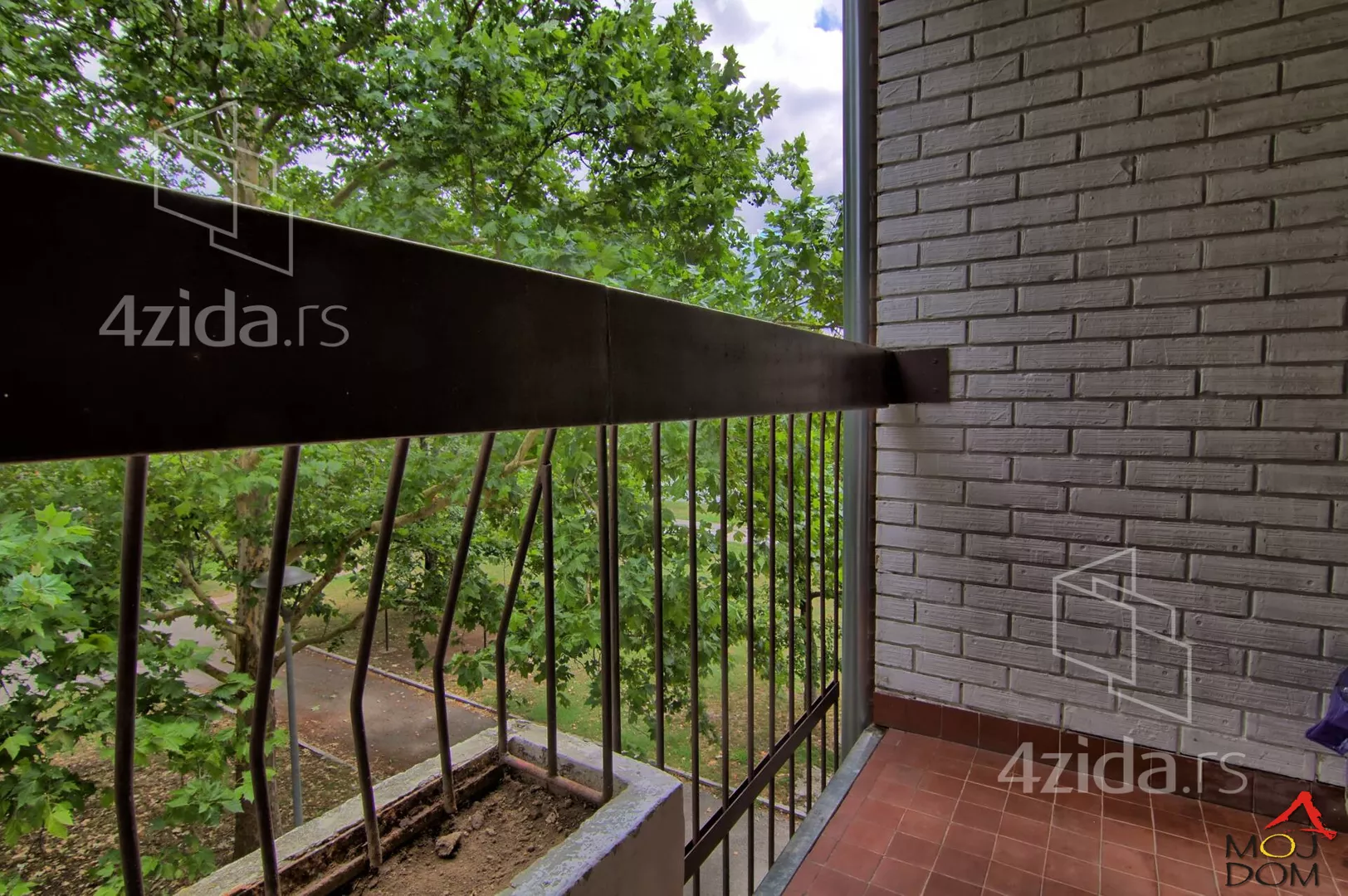 Troiposoban stan | 4zida