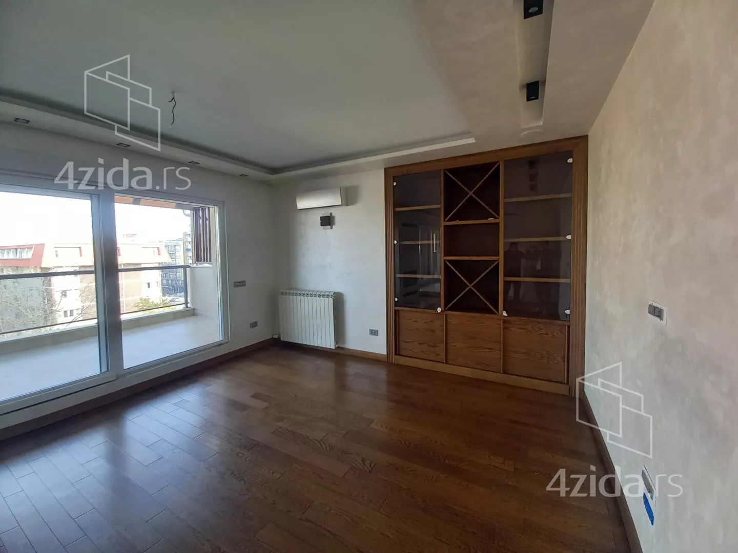 Petosoban stan | 4zida