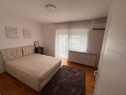 Surčin (mesto) | 4zida.rs