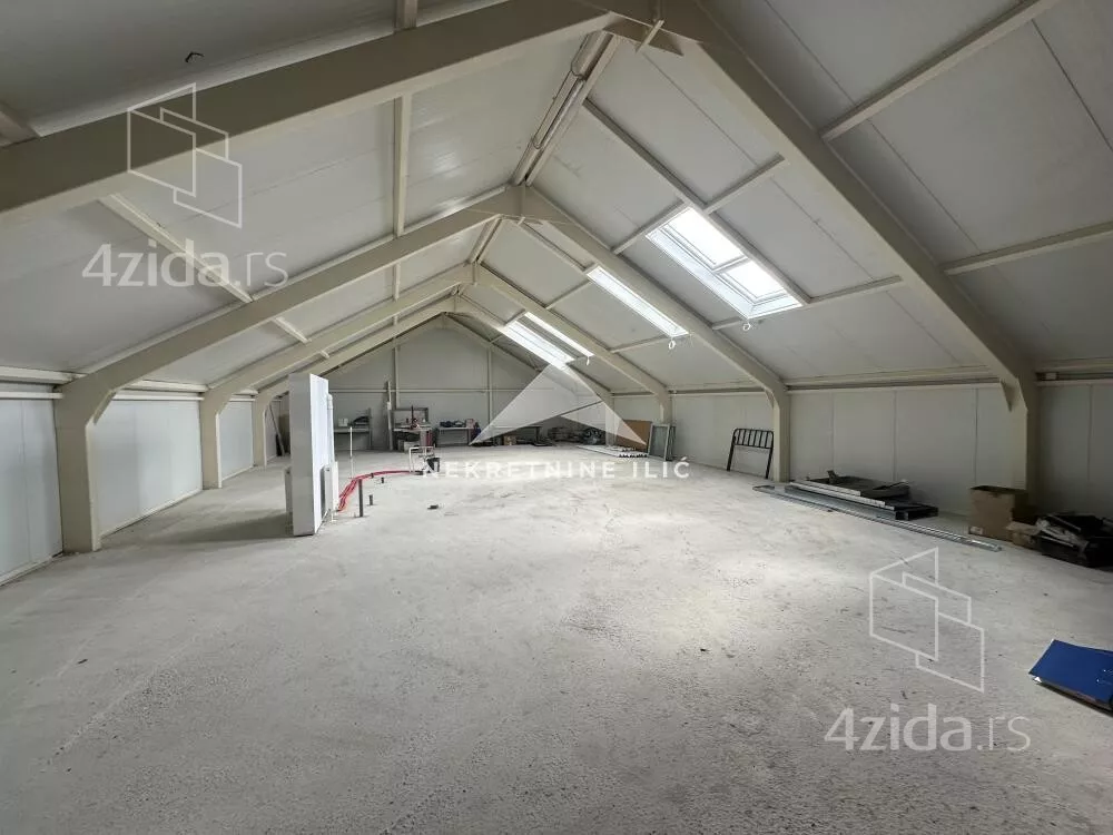 Poslovna zgrada | 4zida