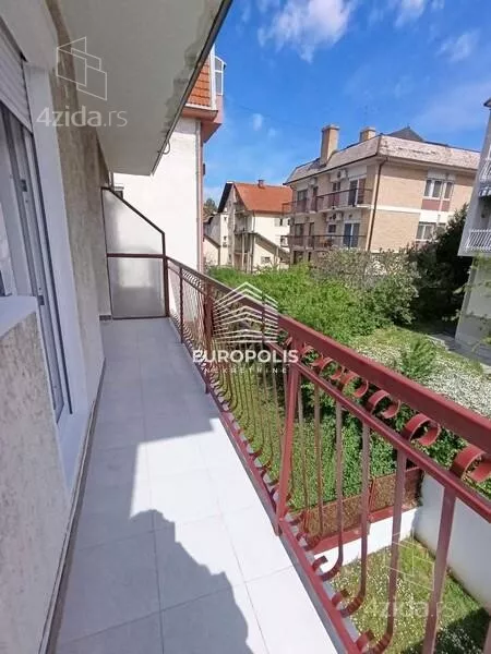 5-etažna kuća | 4zida