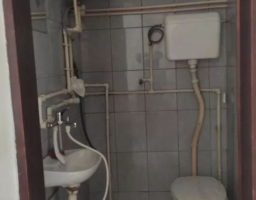 Poslovna zgrada | 4zida