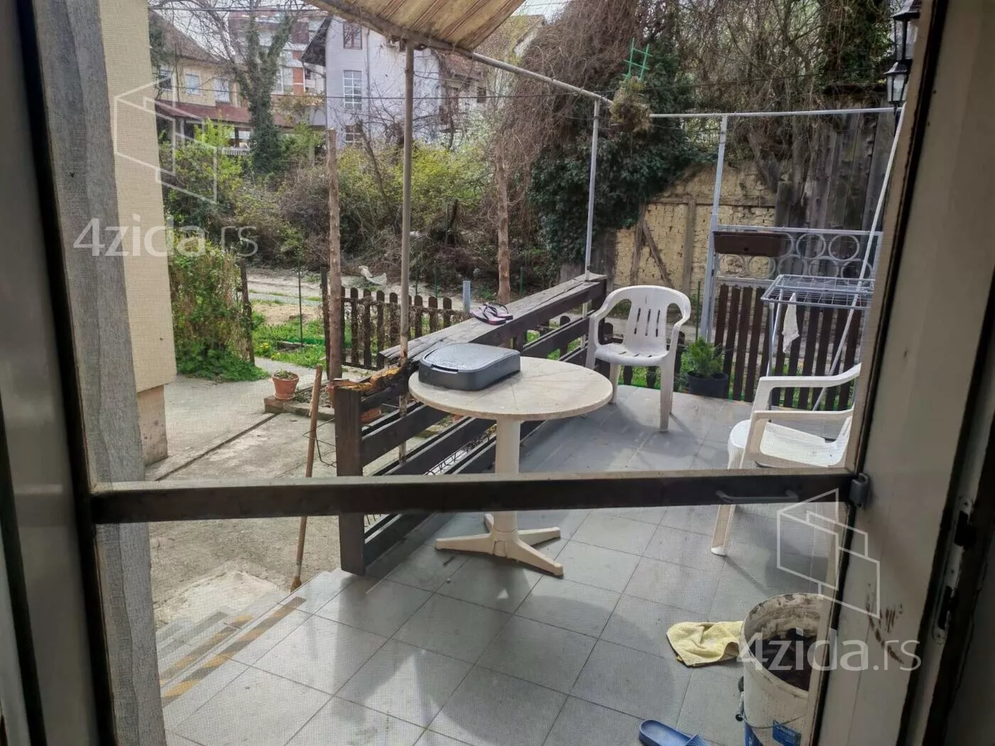 Troiposoban stan | 4zida