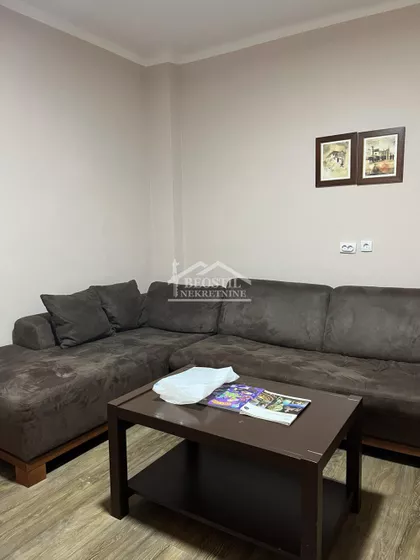 Savski trg | 4zida.rs