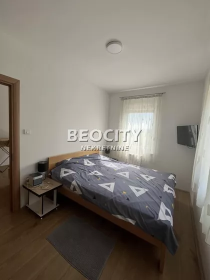 Beočinski trg | 4zida.rs