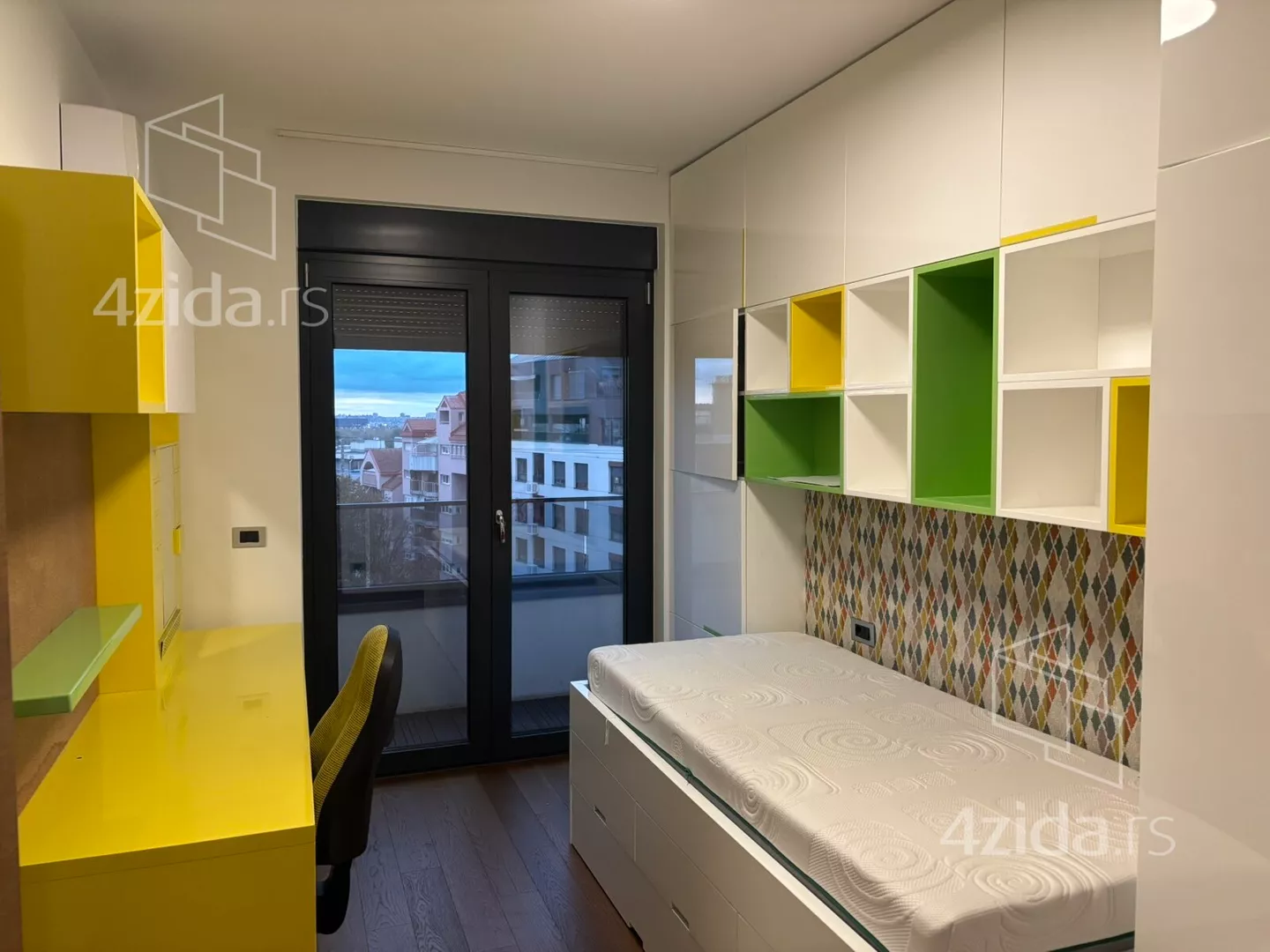 Četvorosoban stan | 4zida