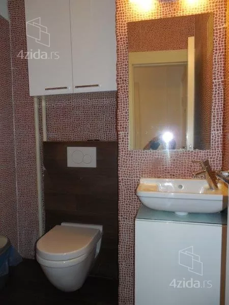 Četvoroiposoban stan | 4zida