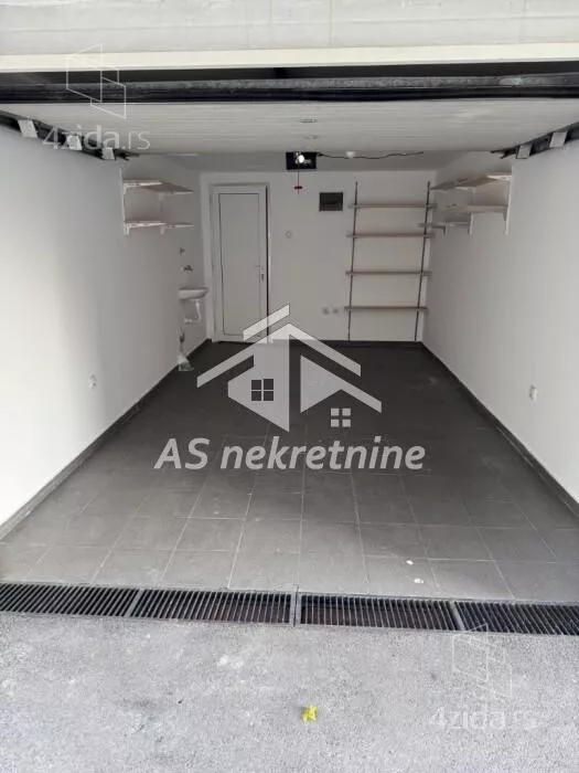 Četvoroiposoban stan | 4zida