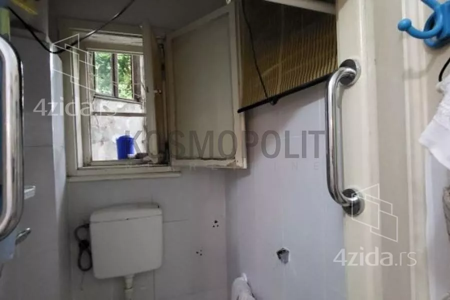 Četvoroiposoban stan | 4zida