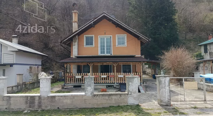 3-etažna kuća | 4zida