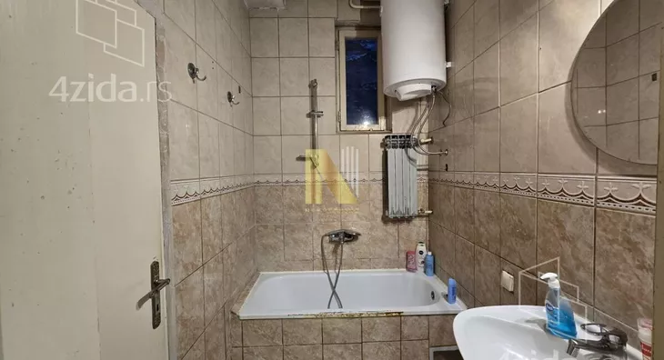 Četvoroiposoban stan | 4zida