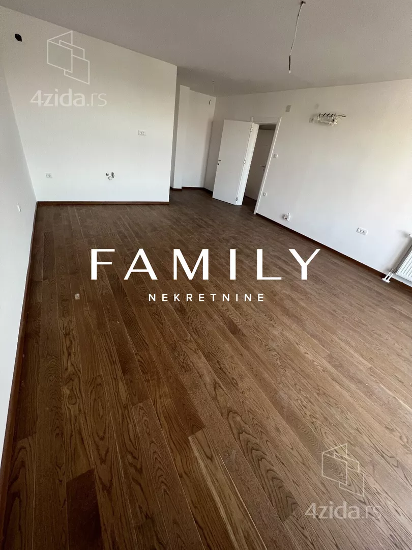 Šestoiposoban stan | 4zida