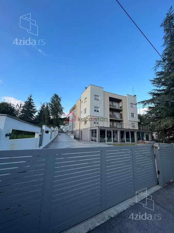 Poslovni prostor | 4zida