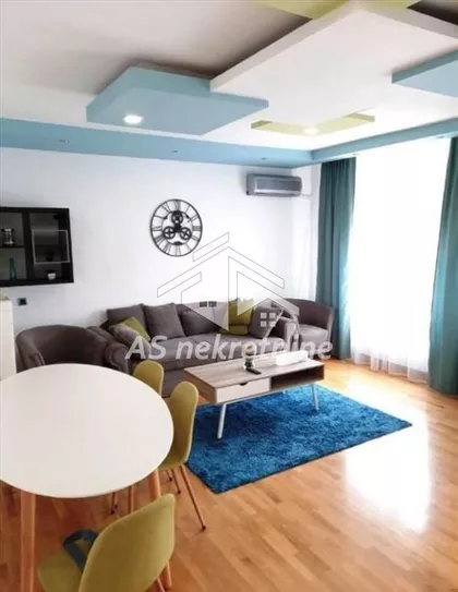 Crveni Krst Vračar | 4zida.rs