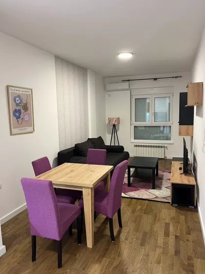 Milovana Gušića 99-102 | 4zida.rs
