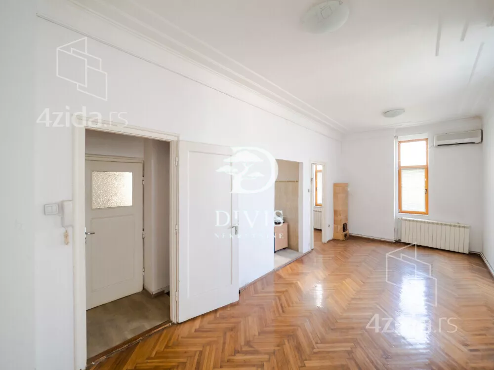 Četvoroiposoban stan | 4zida