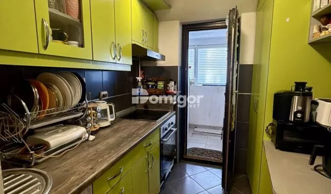 Četvoroiposoban stan | 4zida