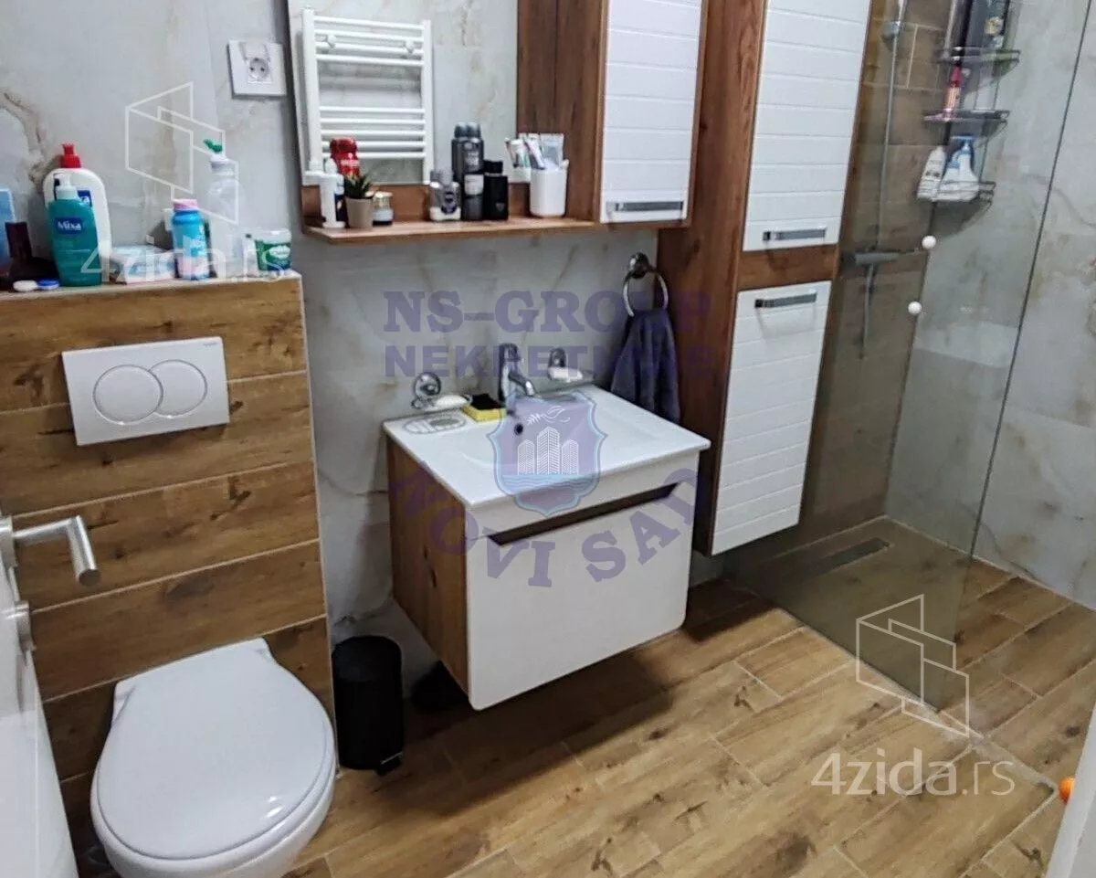 Petosoban stan | 4zida