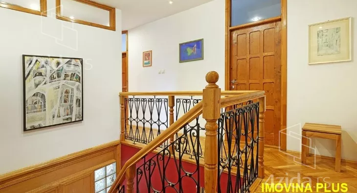 Šestosoban stan | 4zida