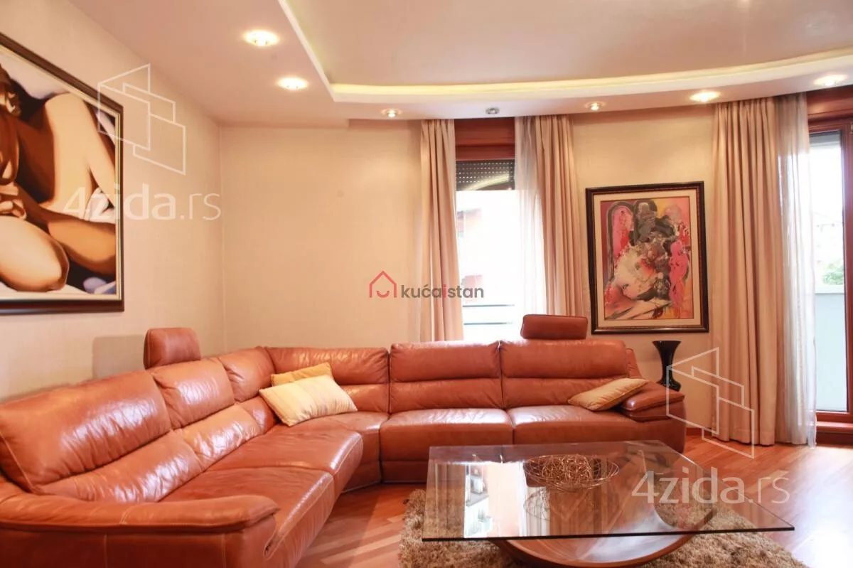 Petosoban stan | 4zida