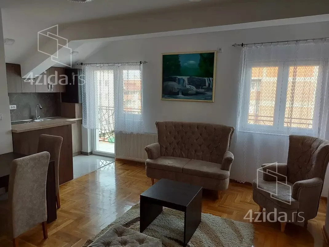 Dvoiposoban stan | 4zida