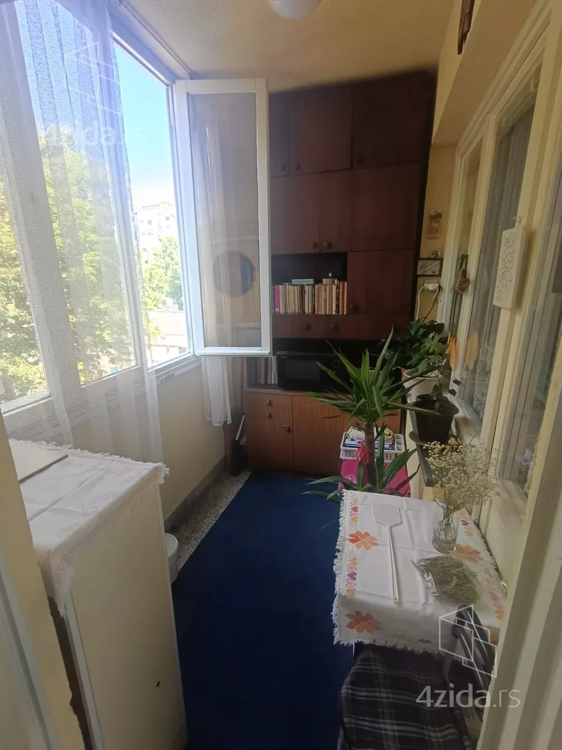 Četvoroiposoban stan | 4zida