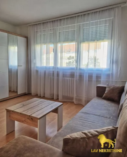 ŽELEZNIČKA | 4zida.rs