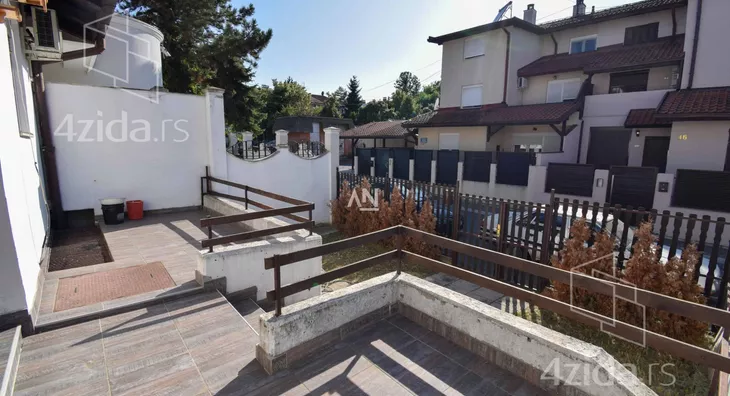 5-etažna kuća | 4zida