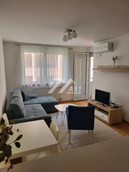 Valentina Vodnika | 4zida.rs